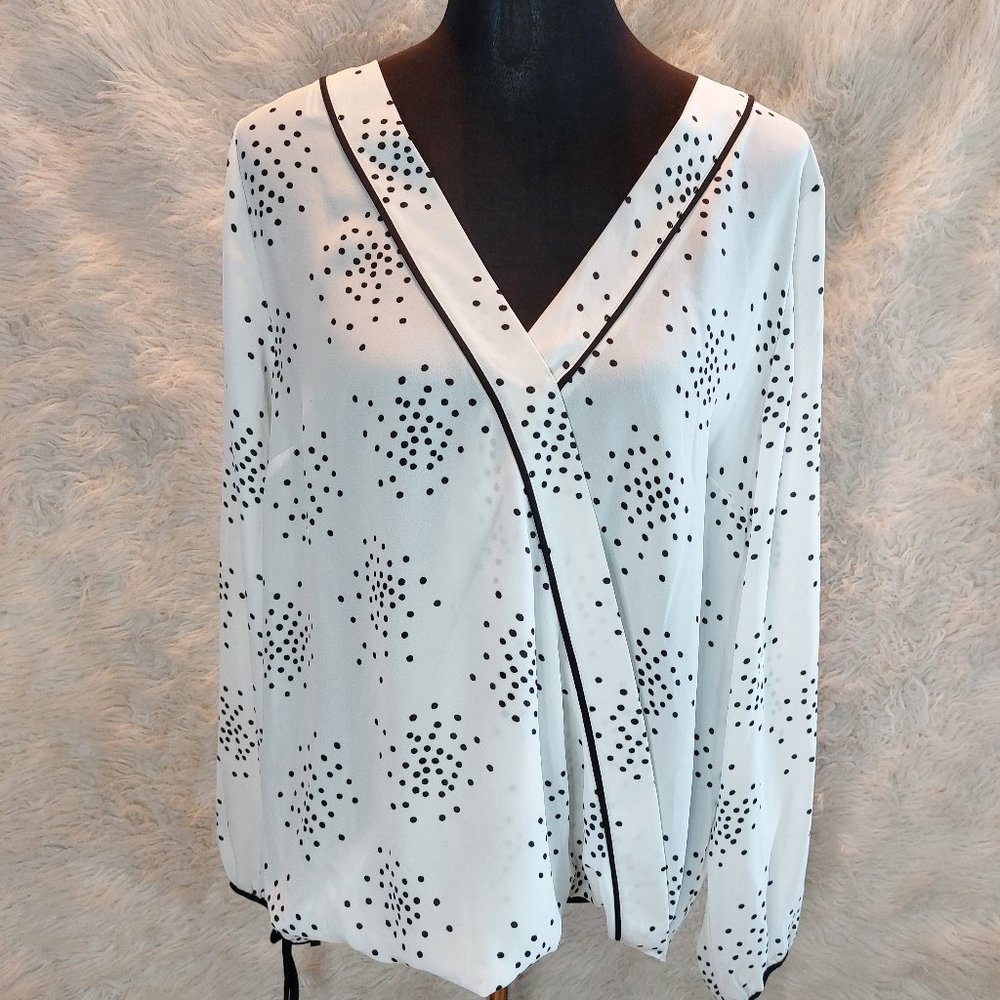 Wallis Women's Black Polka Dots V-Neck Blouse Size 10